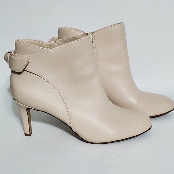 Alfani Step Flex Elegant Cream Ankle Boots Women's Heeled Booties Size 7 - Picture 6 of 9